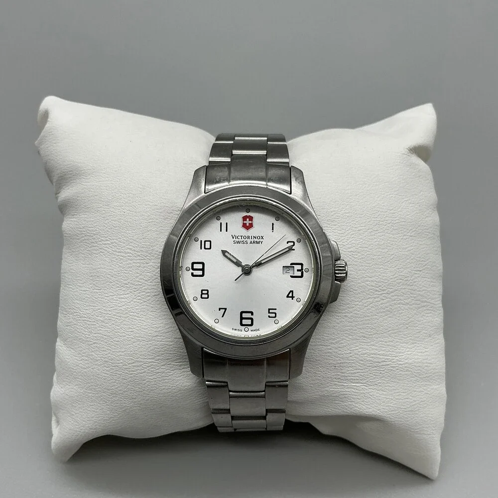 Victorinox Swiss Army Womens Watch 32mm Silver Tone Date New Battery 7.25